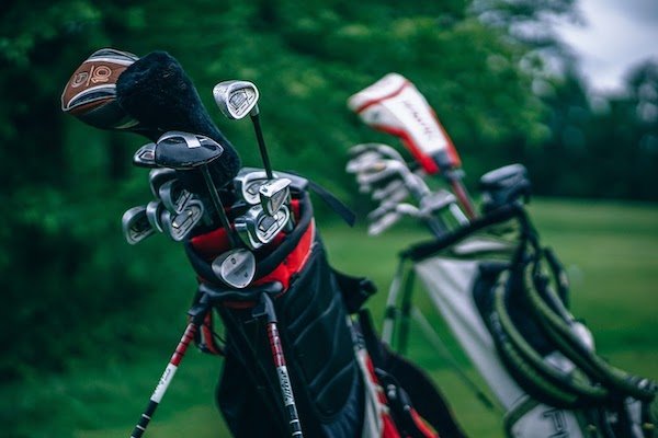 Golf clubs image by StockSnap from Pixabay
